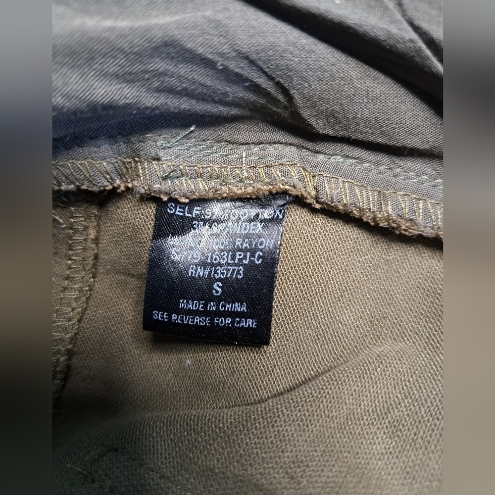 Vici Dime A Dozen Jogger Pants Size Small Camo Elastic Waist Pockets coastal S - Picture 10 of 10
